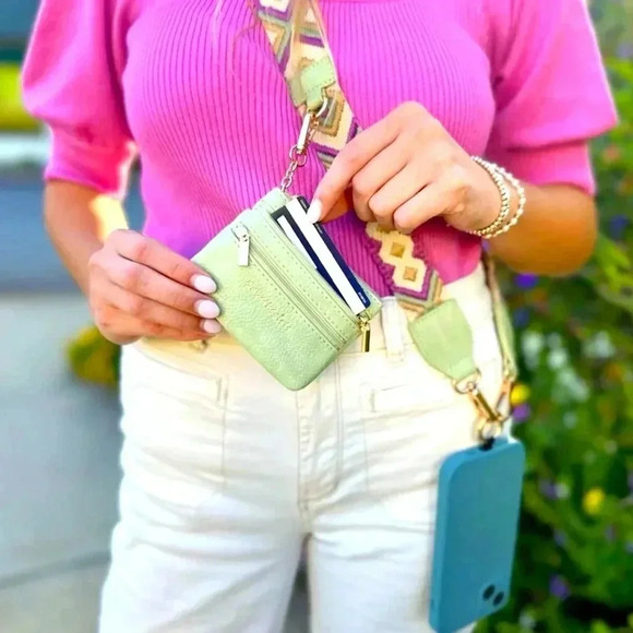 Clip & Go Strap with zippered pouch - Picture 6 of 11